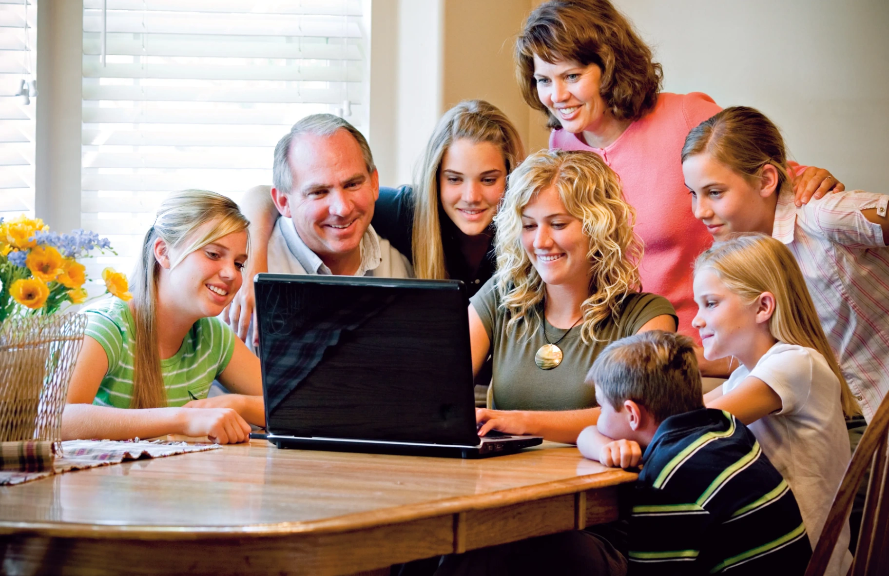 Common Questions About Our Mobile and Home Plans in the UAE